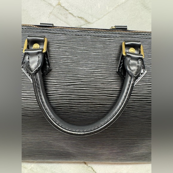 Louis Vuitton Black Epi Speedy 35 - Picture 15 of 17
